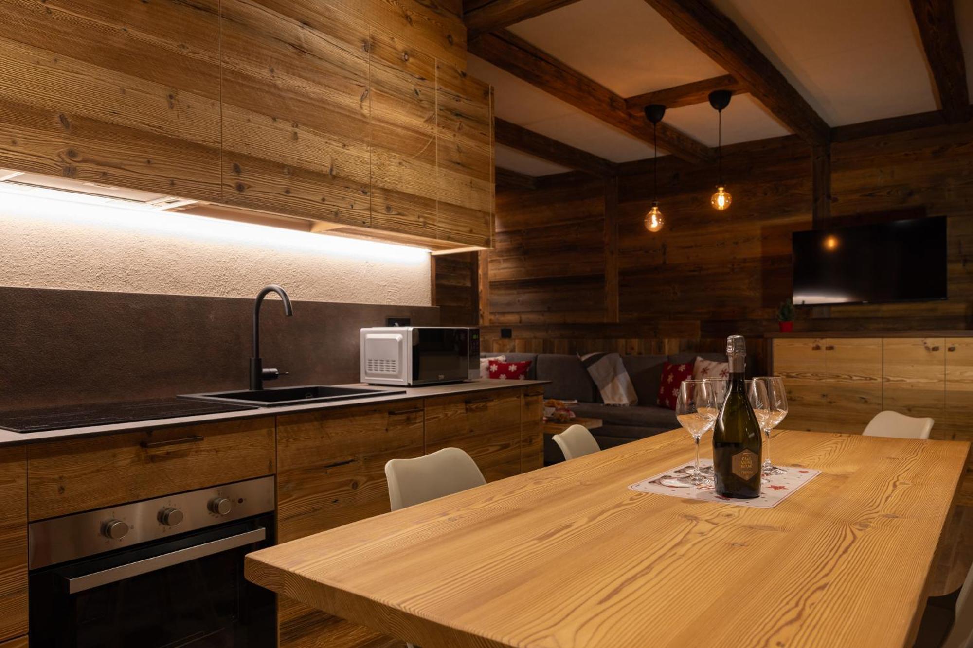 Les Reves Des Montagnards, Appartements De Charme Torgnon Exterior photo