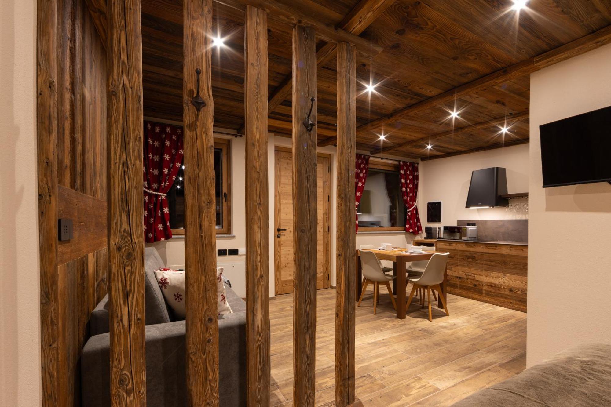 Les Reves Des Montagnards, Appartements De Charme Torgnon Exterior photo